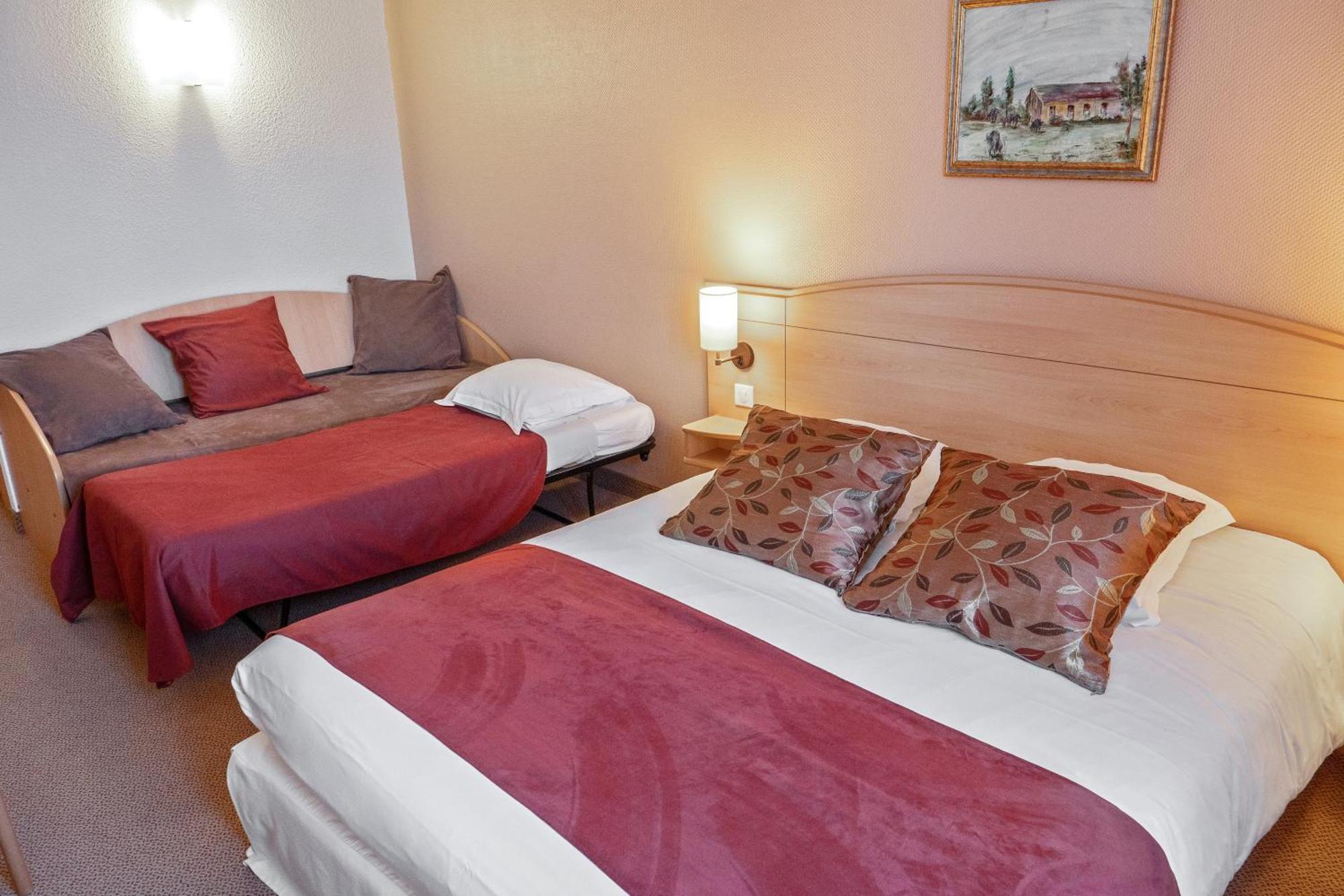 Brit Hotel Châteaudun Zewnętrze zdjęcie